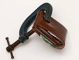 brown-wallet-in-vise